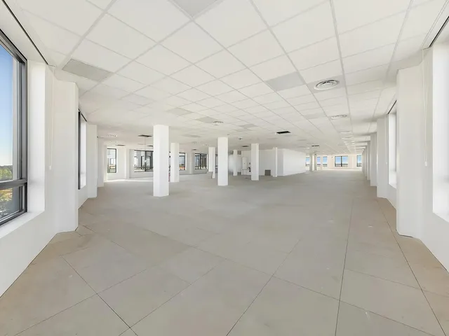 Bureau indépendant 190 postes à louer - Cesson-Sévigné (Champs-Blancs) - photo 8