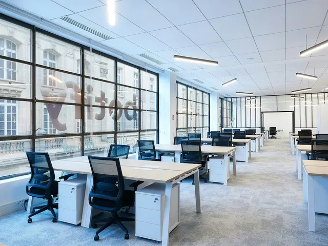 Bureau privatif 30 postes à louer - Paris 9e (Rue d'Amsterdam) - photo 2