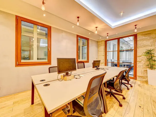 Bureau indépendant 22 postes à louer - Paris 2e (Bourg l'Abbé) - photo 2