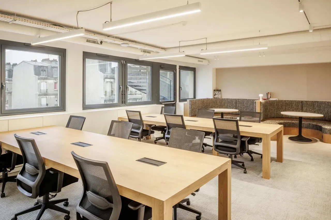 Bureau indépendant 27 postes à louer - Neuilly-sur-Seine (Charles de Gaulle) - photo 1