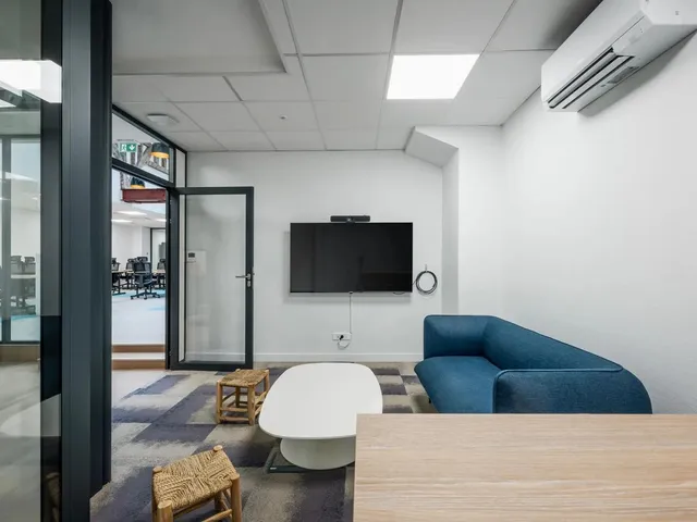 Bureau privé 56 postes à louer - Paris 10e (Petits Hôtels) - photo 8