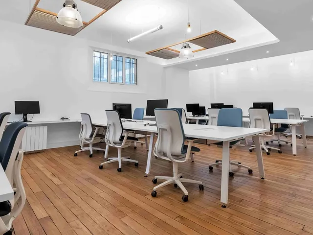 Bureau indépendant 19 postes à louer - Paris 10e (Poissonnière)