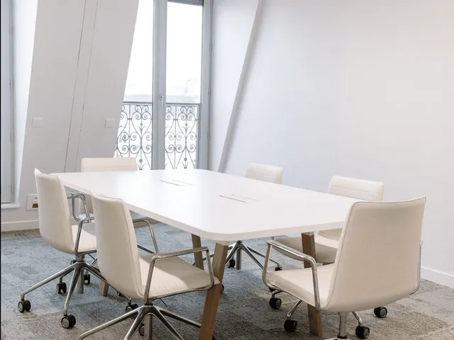 Bureau privé 4 postes à louer - Paris 16e (Marceau)