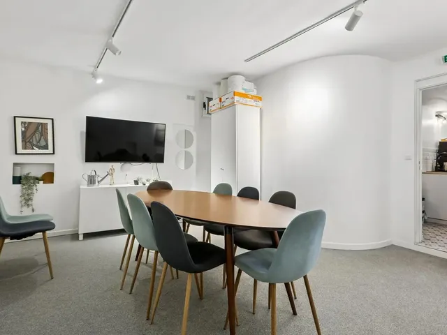 Bureau indépendant 16 postes à louer - Paris 3e (aux Ours) - photo 3