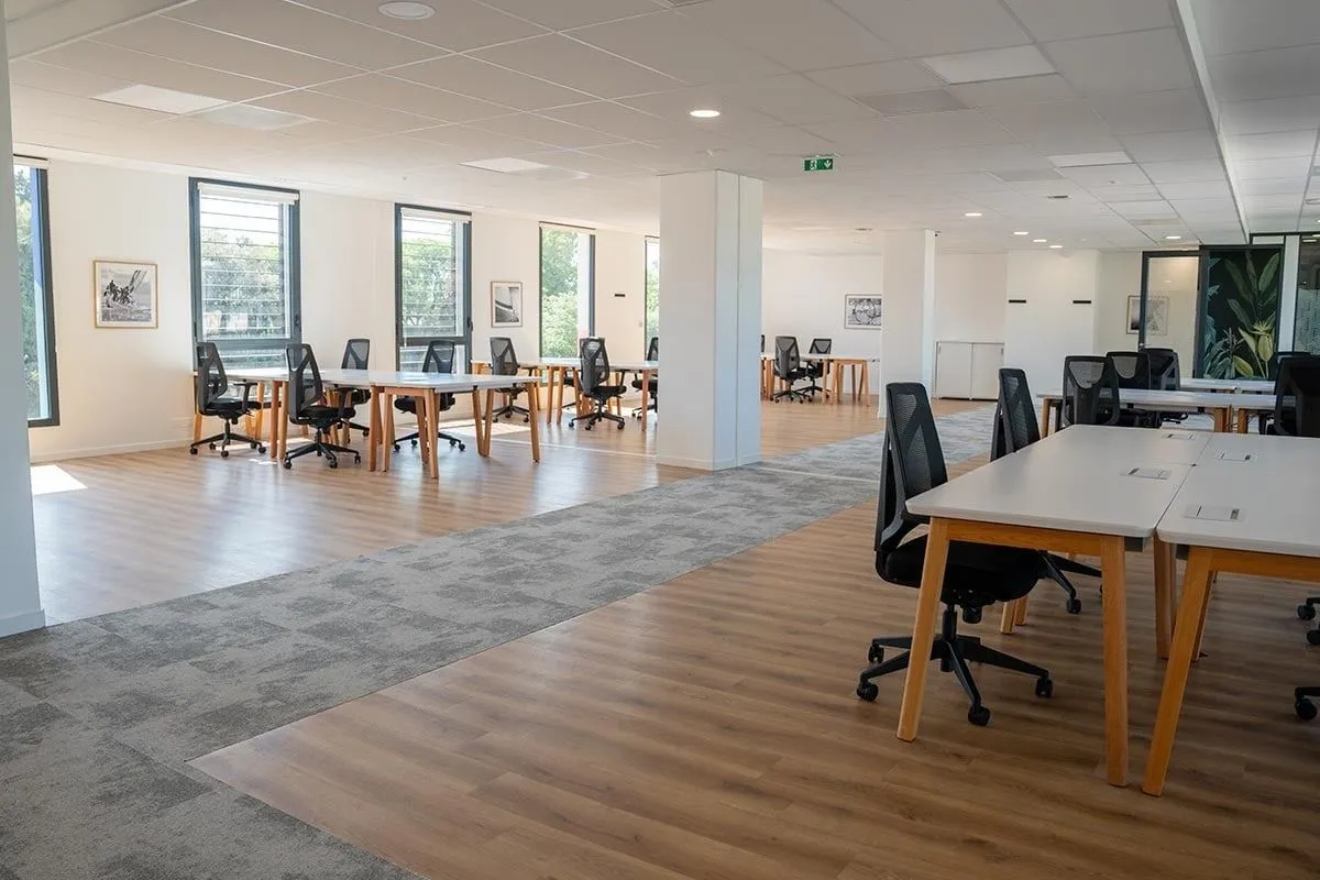 Bureau privé 4 postes à louer - Montpellier (Isabelle Eberhardt) - photo 1
