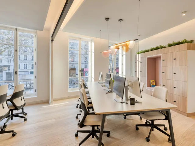 Bureau indépendant 26 postes à louer - Paris 10e (René Boulanger)