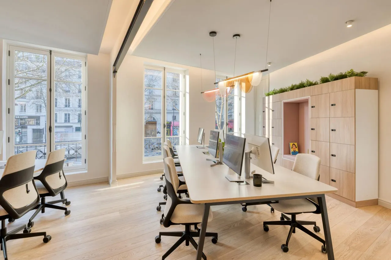 Bureau indépendant 26 postes à louer - Paris 10e (René Boulanger) - photo 1