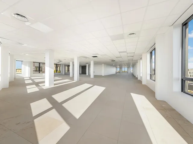 Bureau indépendant 190 postes à louer - Cesson-Sévigné (Champs-Blancs) - photo 3