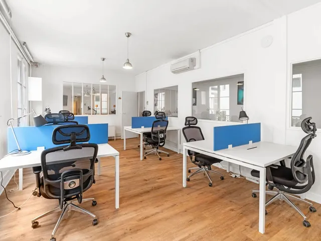 Bureau privatif 20 postes à louer - Paris 9e (Anvers) - photo 2