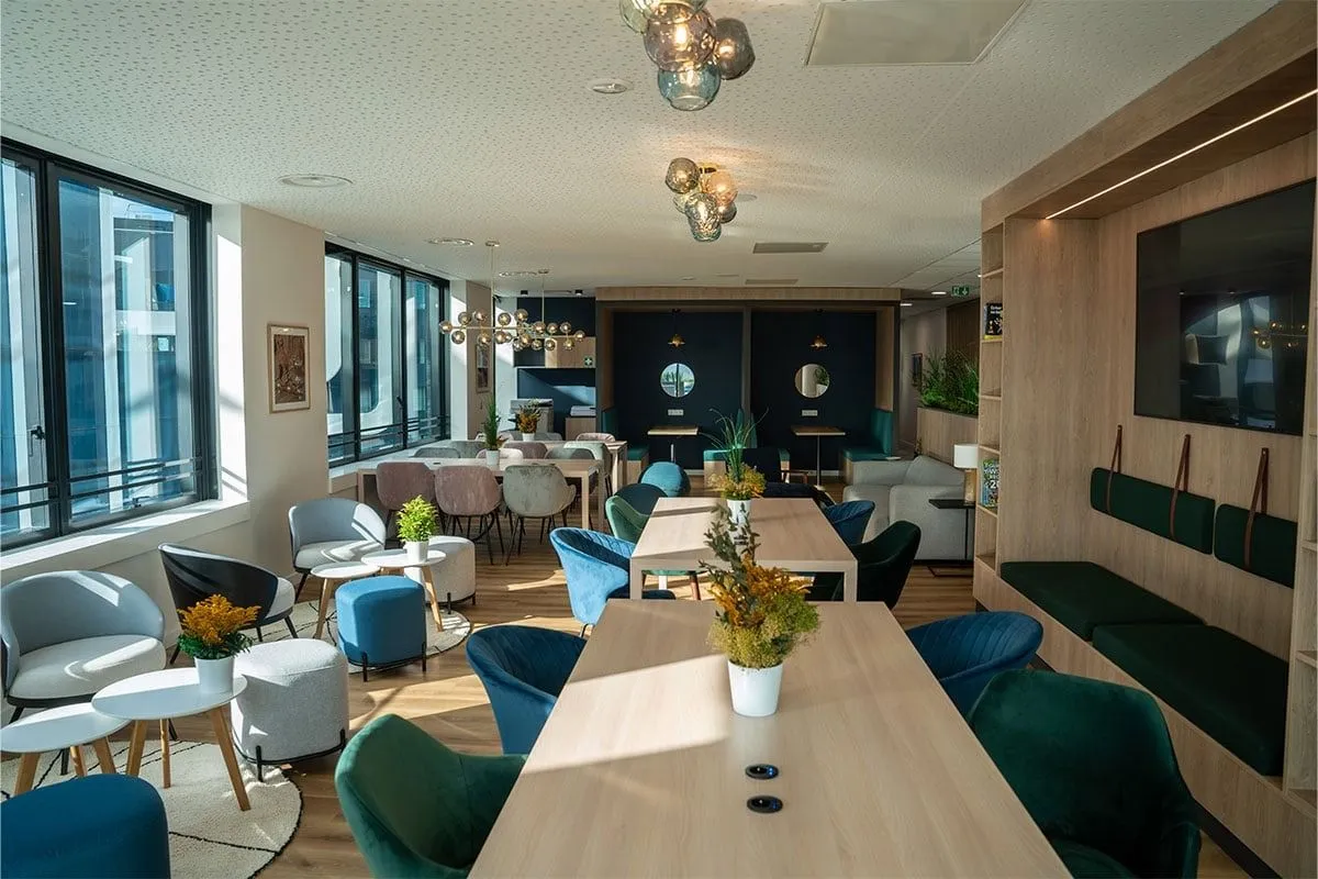 Bureau privé 3 postes à louer - Nice (Promenade des Anglais) - photo 1