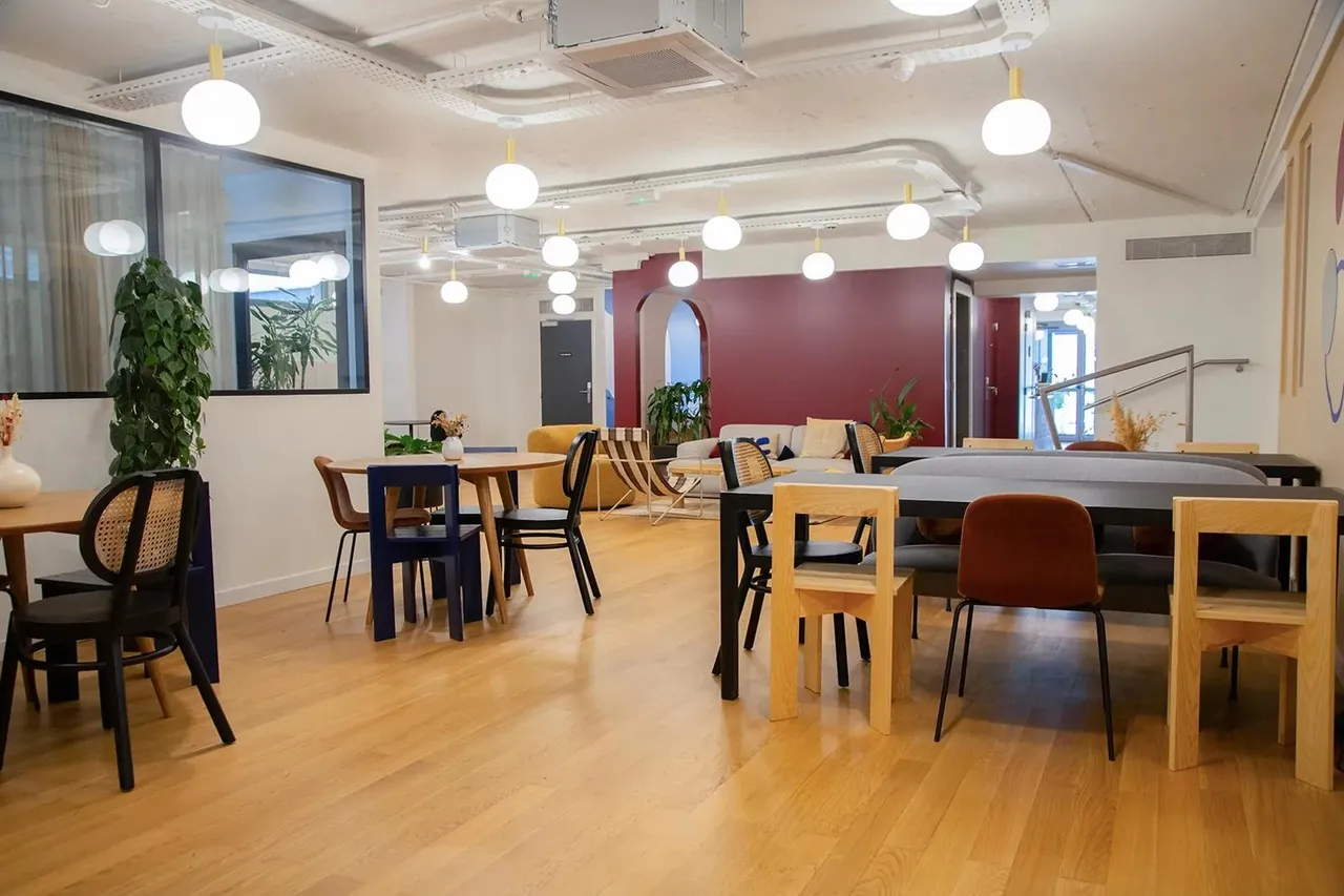 Bureau privé 32 postes à louer - Paris 10e (René Boulanger) - photo 1