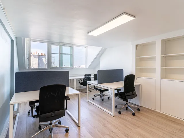 Bureau privé 14 postes à louer - Paris 2e (Quatre Septembre) - photo 2