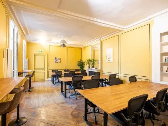 Bureau indépendant 18 postes à louer 440 EUR/poste - Rue du Faubourg Poissonnière, Paris 10e