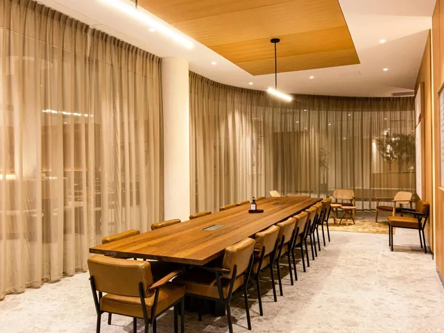 Bureau privé 21 postes à louer - Paris 9e (Cadet) - photo 2
