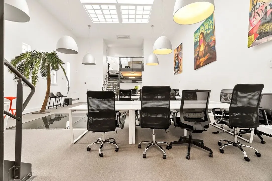 Bureau indépendant 98 postes à louer - Paris 10e (Strasbourg) - photo 1
