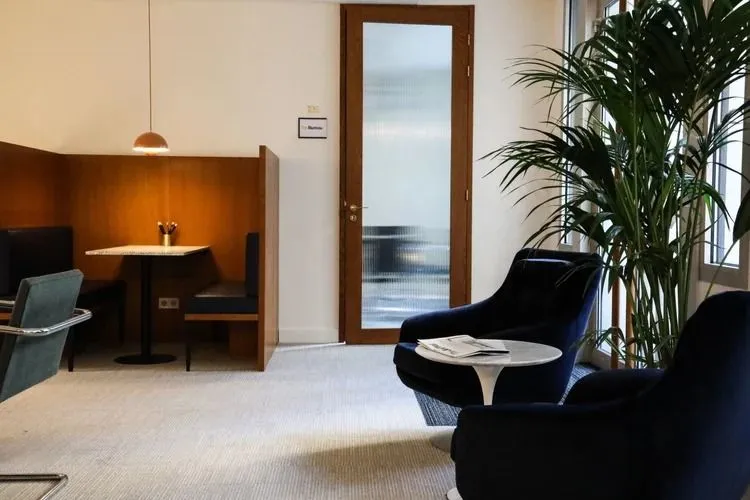 Bureau privé 3 postes à louer - Paris 8e (Invalides) - photo 1