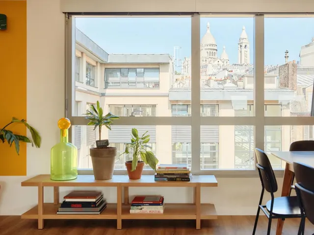 Bureau privé 18 postes à louer - Paris 18e (Sofia)