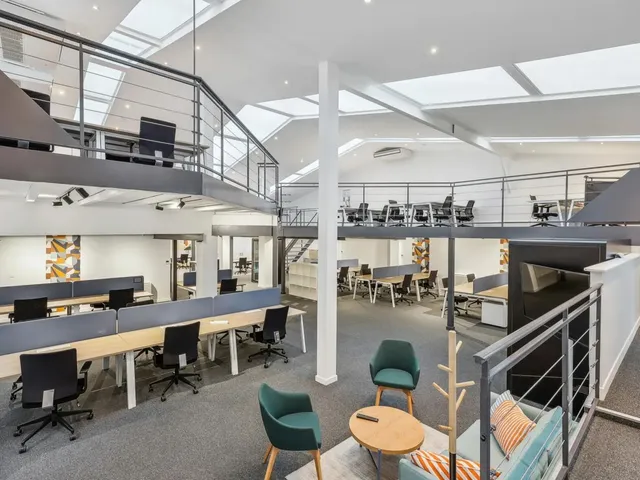 Bureau privé 15 postes à louer - Paris 17e (Dames) - photo 5
