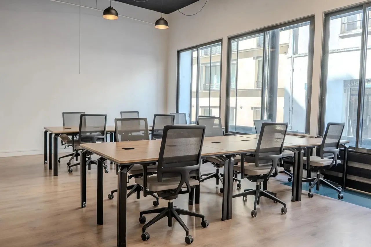 Bureau privatif 22 postes à louer - Paris 9e (Cadet) - photo 1