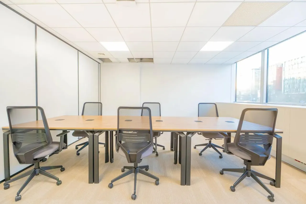 Bureau indépendant 42 postes à louer - Nanterre 92000 (Nanterre) - photo 1