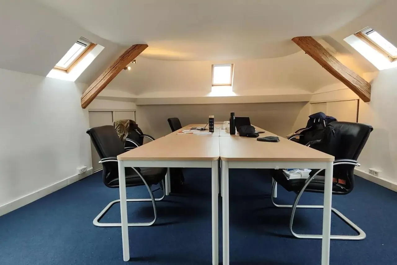 Bureau indépendant 10 postes à louer - Suresnes - photo 1
