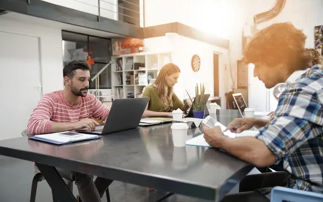 Location bureaux partagés : Avantages, inconvénients et fonctionnement