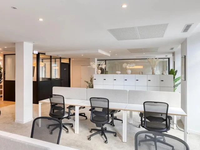 Bureau privatif 48 postes à louer - Paris 8e (Saint-Lazare) - photo 11