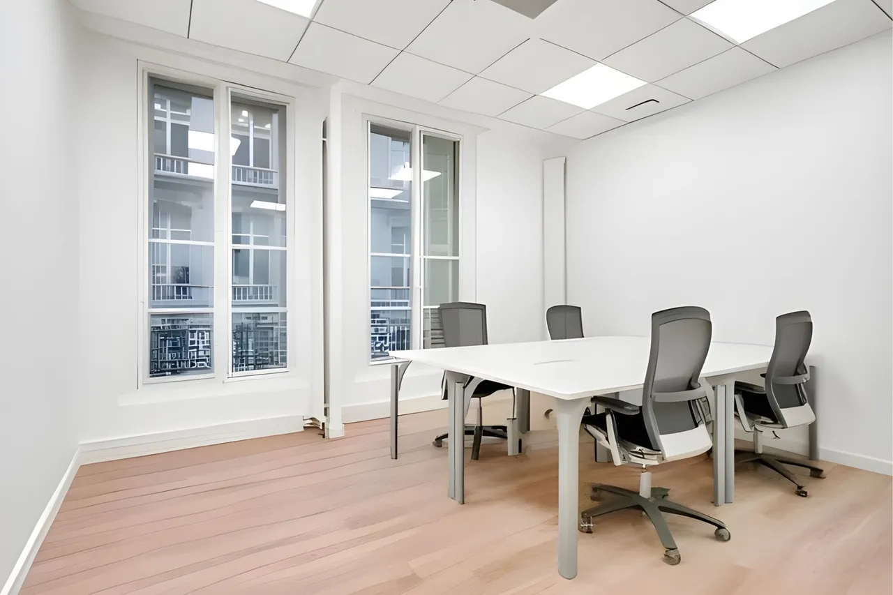 Bureau privatif 30 postes à louer - Paris 8e (Saint-Lazare) - photo 1