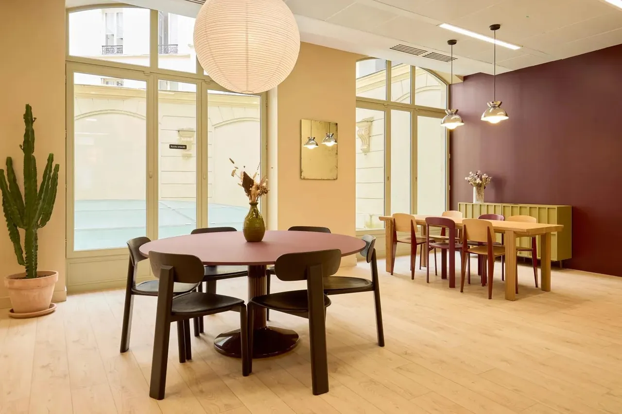 Bureau privé 5 postes à louer - Paris 8e (Rue du Général Foy) - photo 1