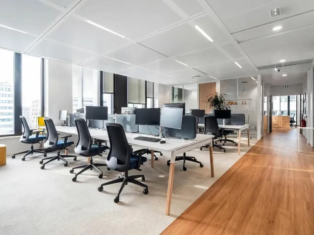 Bureau indépendant 30 postes à louer - Paris 17e (Pont Cardinet) - photo 2
