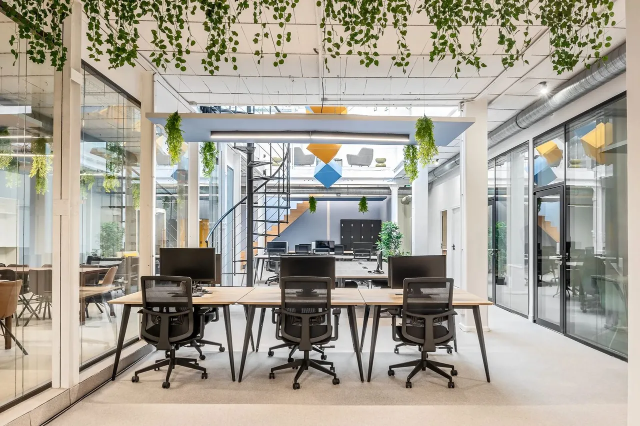 Bureau indépendant 80 postes à louer - Paris 11e (Parmentier) - photo 1
