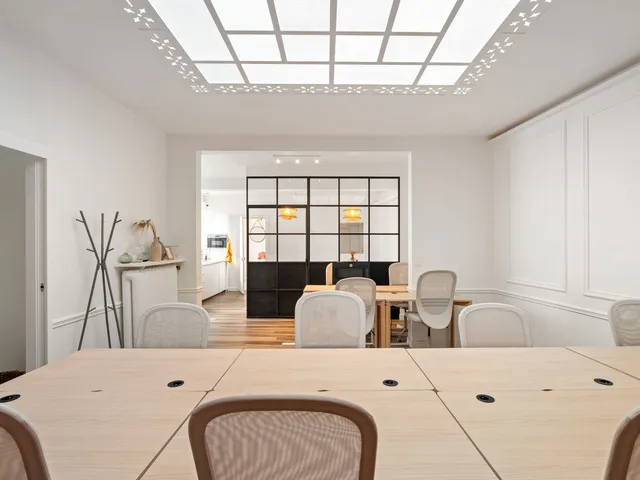 Bureau indépendant 18 postes à louer - Paris 9e (Saint-lazare)