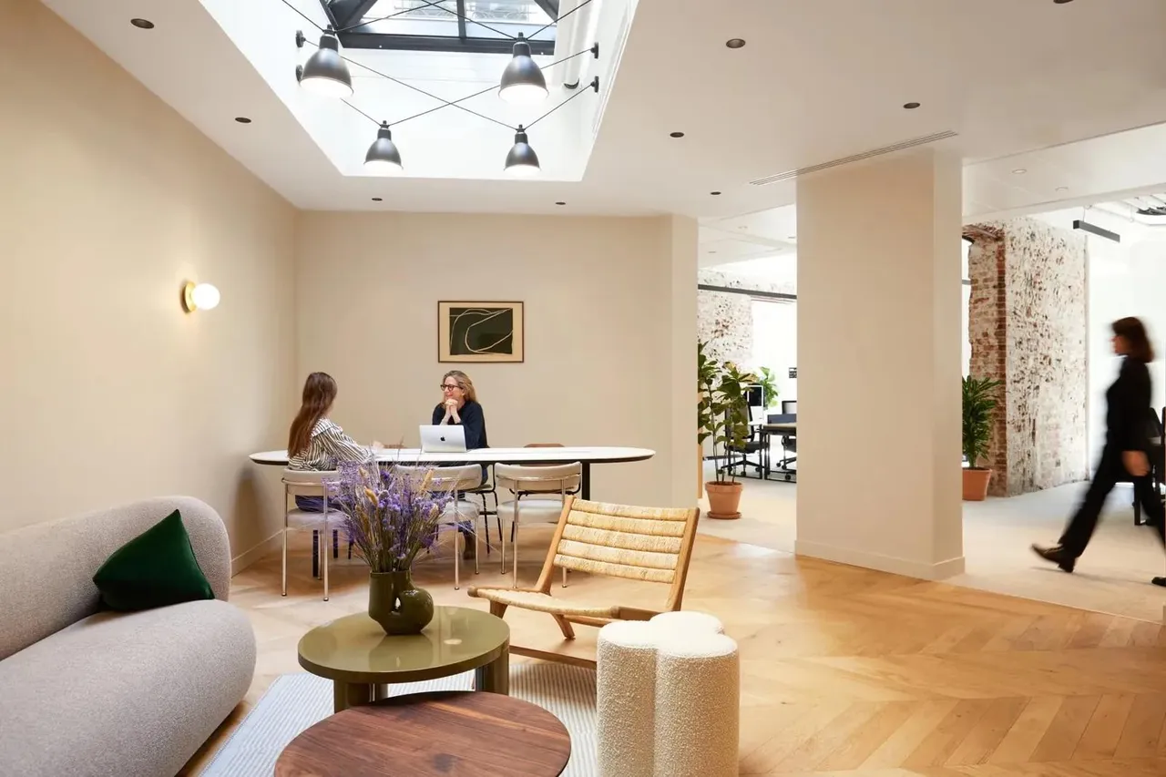 Bureau privé 10 postes à louer - Paris 10e (Beaurepaire) - photo 1