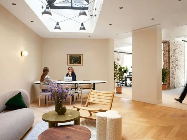 Bureau privé 19 postes à louer - Paris 10e (Beaurepaire) - photo 3