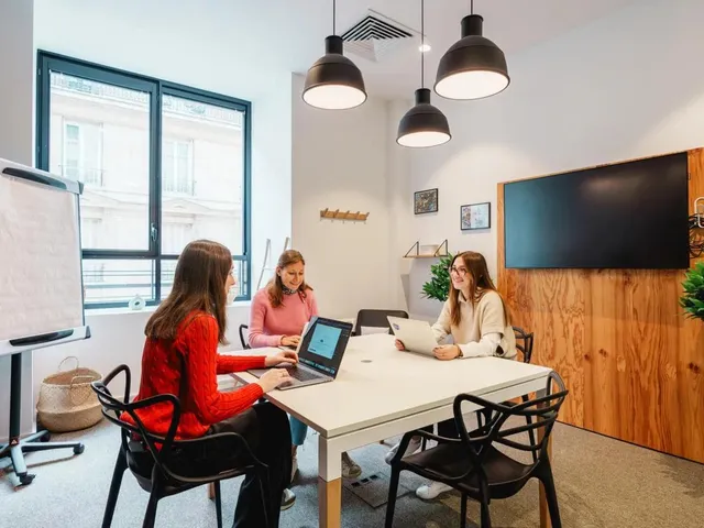 Bureau privé 13 postes à louer - Neuilly-sur-Seine (Charles de Gaulle) - photo 4