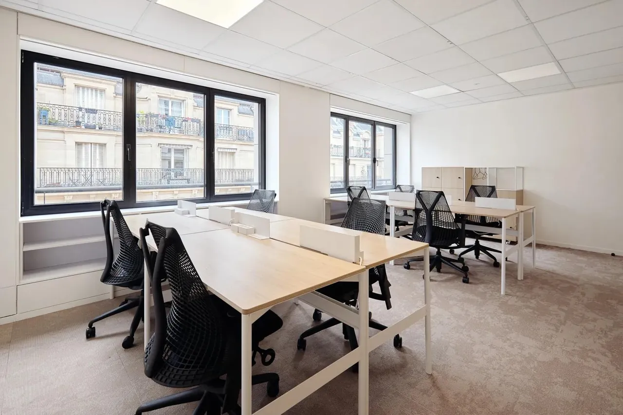 Bureau privé 19 postes à louer - Paris 8e (Rue de Laborde) - photo 1
