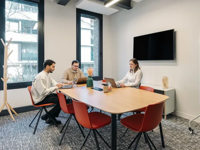 Bureau privé 8 postes à louer - Saint-Ouen-sur-Seine (Pl. Martin Levasseur) - photo 6