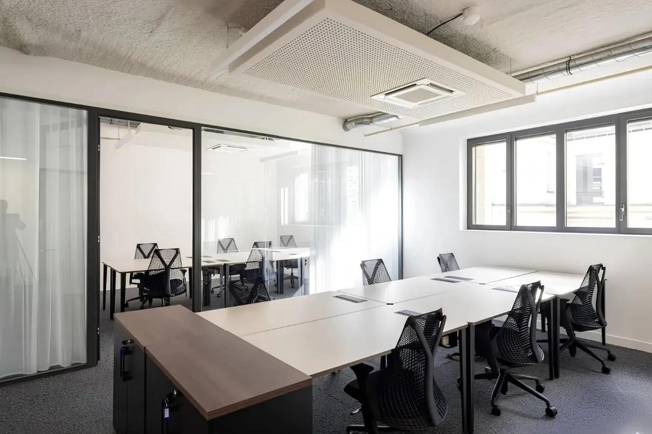 Bureau privé 4 postes à louer - Paris 9e (Victoire) - photo 1