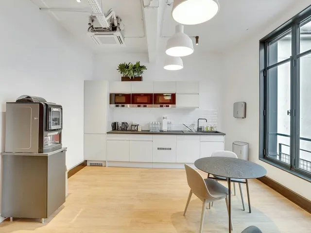 Bureau indépendant 86 postes à louer - Paris 2e (Poissonnière) - photo 9