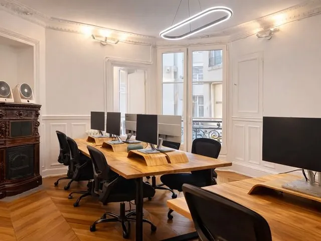 Bureau indépendant 26 postes à louer - Paris 3e (Sébastopol) - photo 3