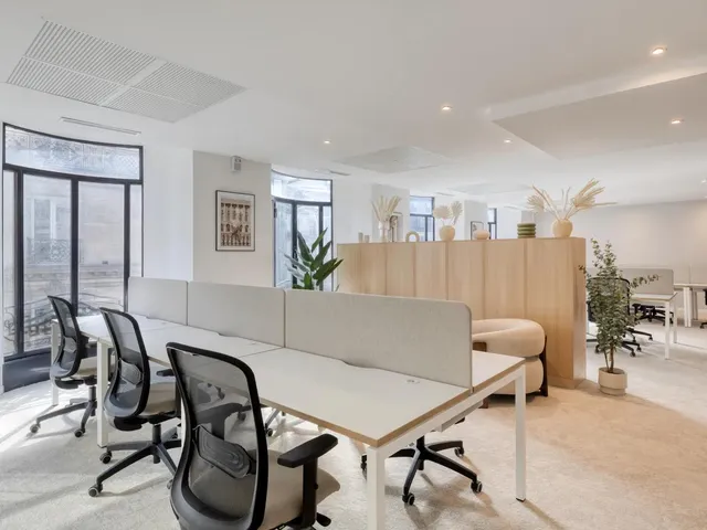 Bureau privatif 48 postes à louer - Paris 8e (Saint-Lazare) - photo 2