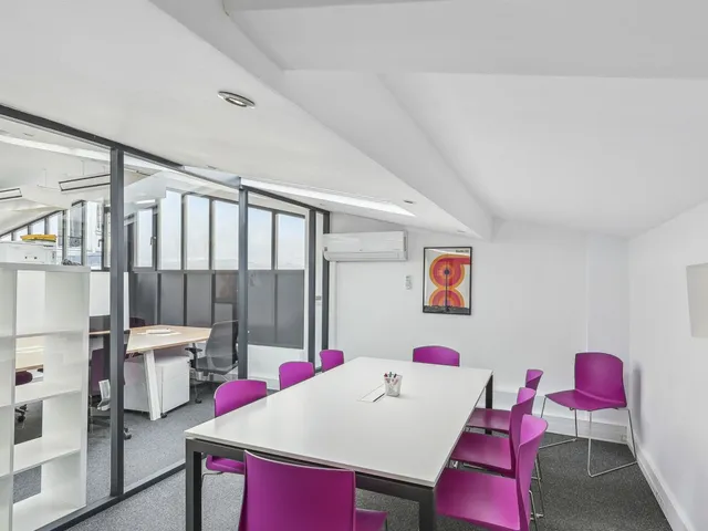 Bureau privé 15 postes à louer - Paris 17e (Dames) - photo 6