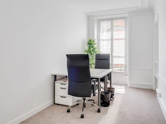 Bureau privé 8 postes à louer - Paris 8e (Saint-Lazare) - photo 3