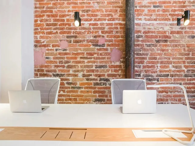 Bureau indépendant 14 postes à louer - Paris 17e (Breguet)