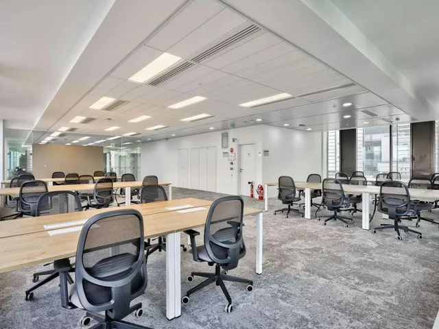 Bureau indépendant 71 postes à louer - Paris 19e (La Villette)