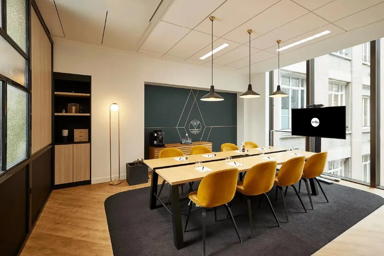 Bureau privé 13 postes à louer - Paris 12e (Traversière) - photo 1