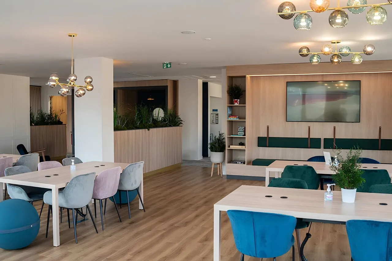 Bureau privé 5 postes à louer - Bordeaux (Armagnac) - photo 1