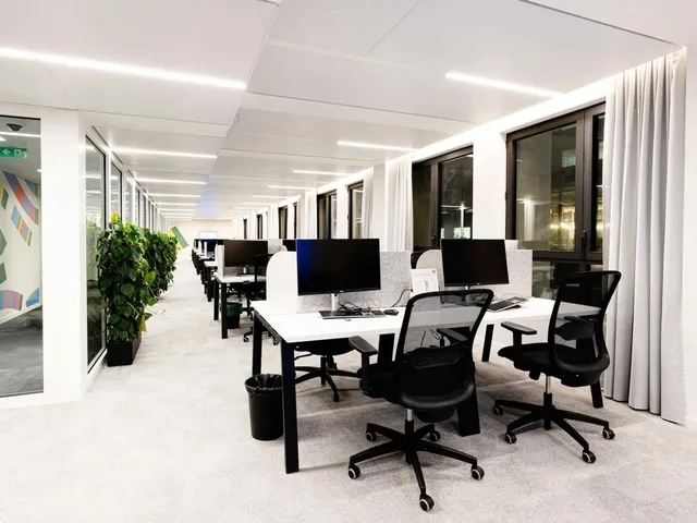 Bureau indépendant 12 postes à louer - Paris 4e (Ile Louviers)