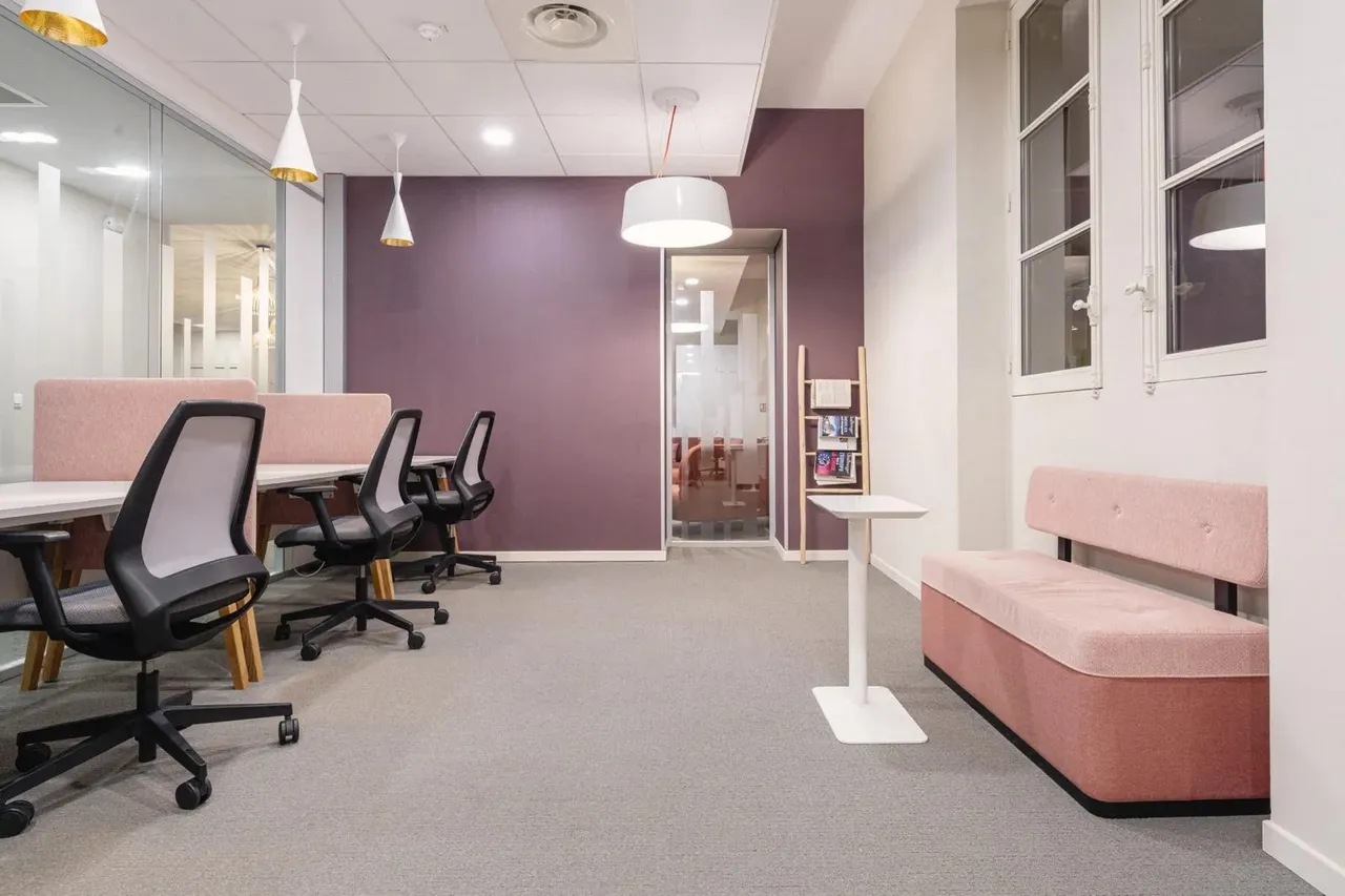Bureau privé 30 postes à louer - Paris 8e (Cour du Havre) - photo 1