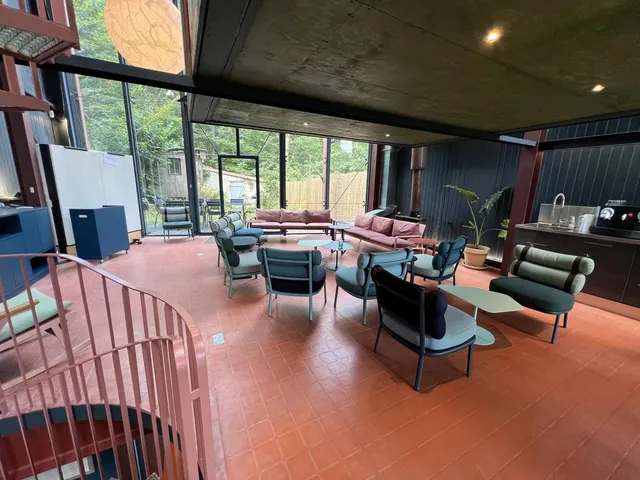 Bureau indépendant 25 postes à louer - Clamart - photo 10